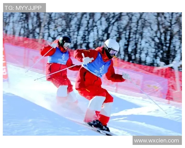足球宝贝写真展现青春魅力与运动激情的完美结合 足球宝贝写真展现青春魅力与运动激情的完美结合